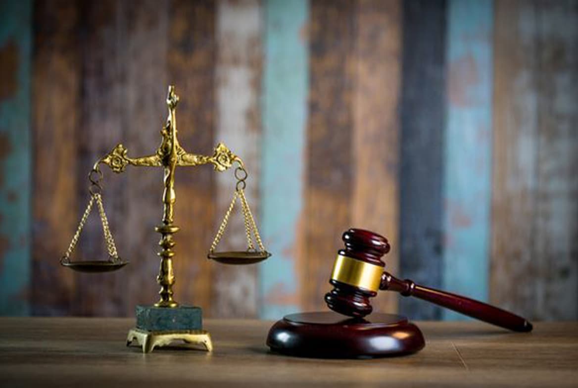 قوانین و مقررات کلیدی برای وکیل ارز دیجیتال در ایران